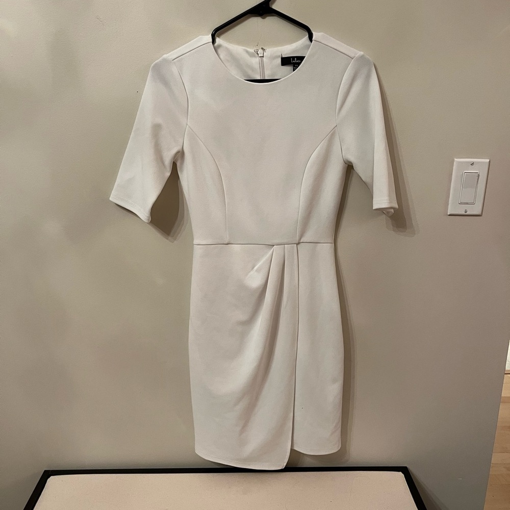 White Double Lined Lulus Midi Dress w/Sleeves